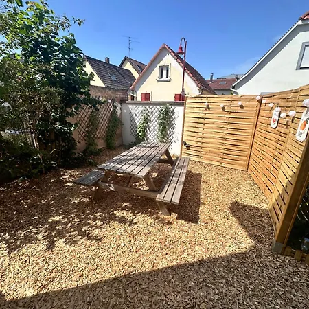 Les Grumeaux Colmar Est Apartmán *