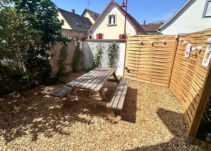Les Grumeaux Colmar Est Apartmán *